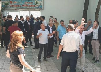 Siirt’te CHP’nin kongresi karakolluk oldu