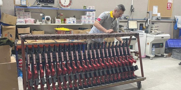 Silah fabrikasında 90 kişilik istihdam