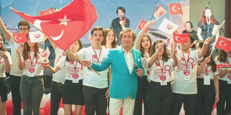 Türk Eğitim Vakfı, cumhuriyetin 100. yılını kutladı