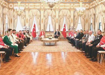 Türk Kızılay İstanbul Şube Başkanları’ndan İstanbul Valisi Gül’e ziyaret