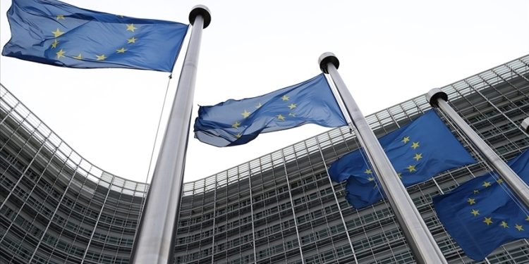 AB, vize serbestisi anlaşmalarında yeni tedbirleri gündemine almaya hazırlanıyor