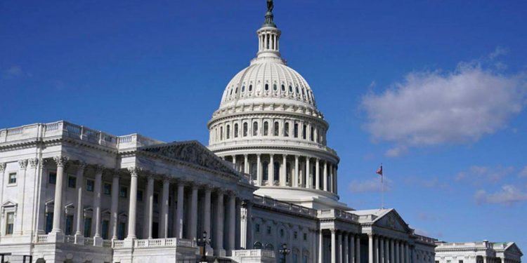 ABD hükümeti kapanmaktan kurtuldu