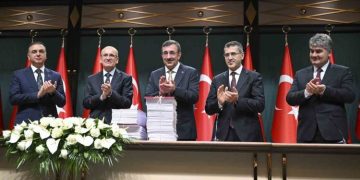 Cevdet Yılmaz: Şeffaf ve güvenilir politikamızda kararlıyız