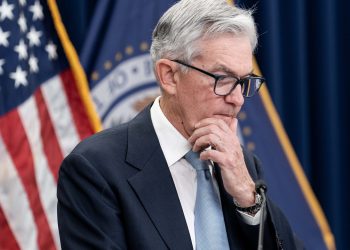 FED Başkanı Powell: Pandeminin ekonomi üzerindeki etkileri sürüyor