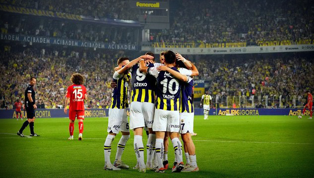 Fenerbahçe evinde Hatayspor’u 4 golle geçti