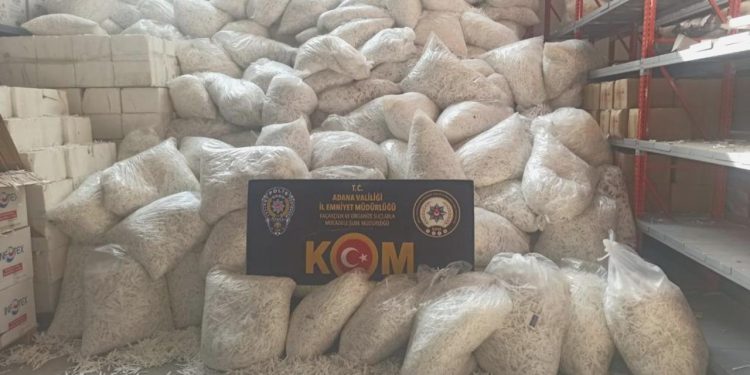 Adana’da kaçak 30 milyon 80 bin makaron ele geçirildi