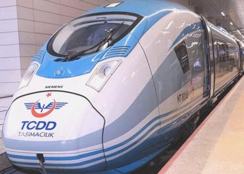 Ankara’da YHT vagonları raydan çıktı