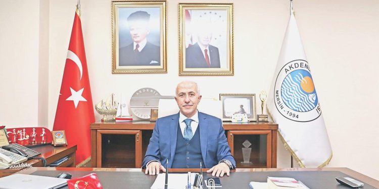 “Atalarımız, özgürlükçü iradeyi pekiştiren bir destan yazdı”