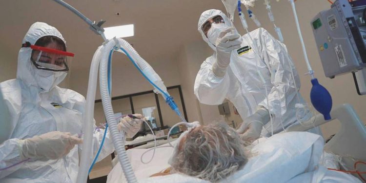 Bakan Koca: Toplu aşılamaya katiyen gereksinim yok