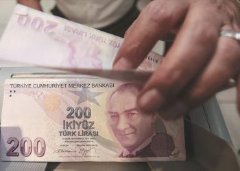 Bankacılık kesiminin kredi hacmi azaldı