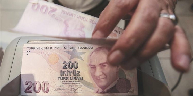 Bankacılık kesiminin kredi hacmi azaldı