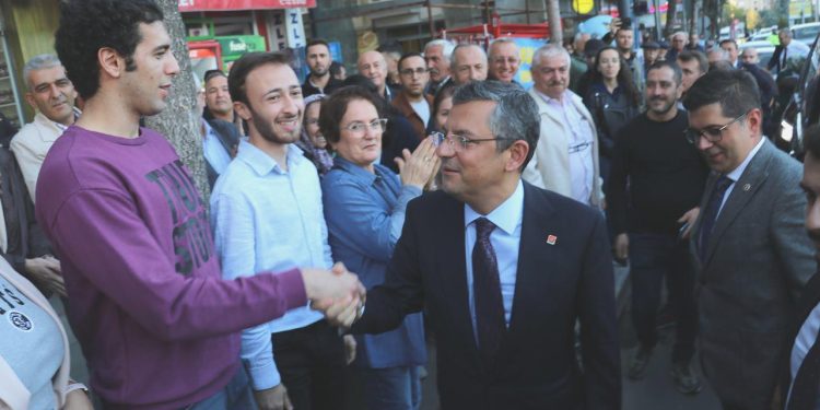 CHP’li Özel ‘toptan’ değişim istedi