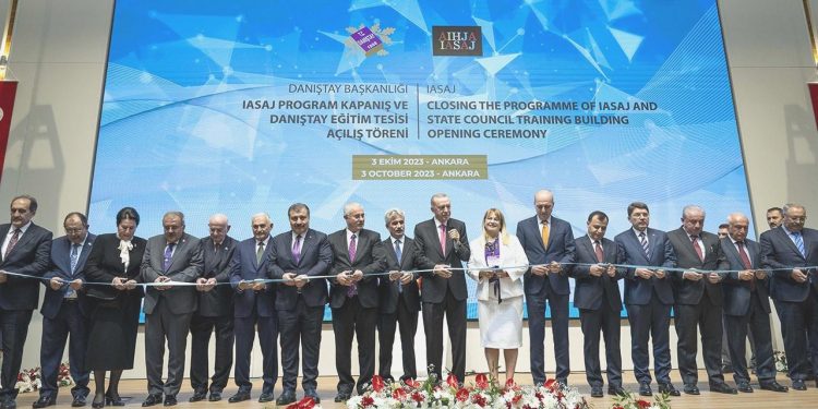 Cumhurbaşkanı Erdoğan: Türkiye’nin darbe anayasasından kurtulması gerekiyor