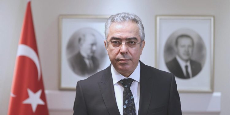 Cumhurbaşkanlığı yetkilisi yeni anayasayı anlattı: Halkın onayına gidilmeli