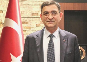 “Cumhuriyet bir armağandır, onun gururunu yaşayalım”