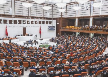 Dört vekil hakkında dokunulmazlık fezlekesi