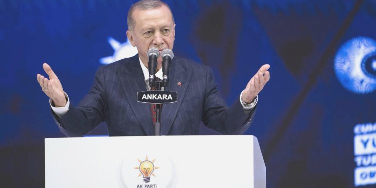 Erdoğan, yine AK Parti genel lideri