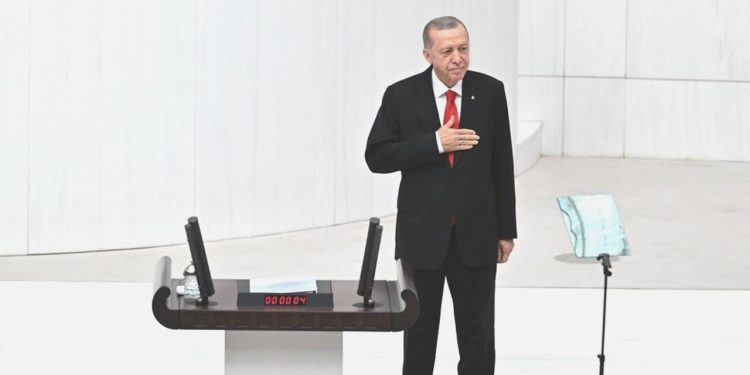 Erdoğan’dan Meclis açılışında ‘yeni anayasa’ iletisi