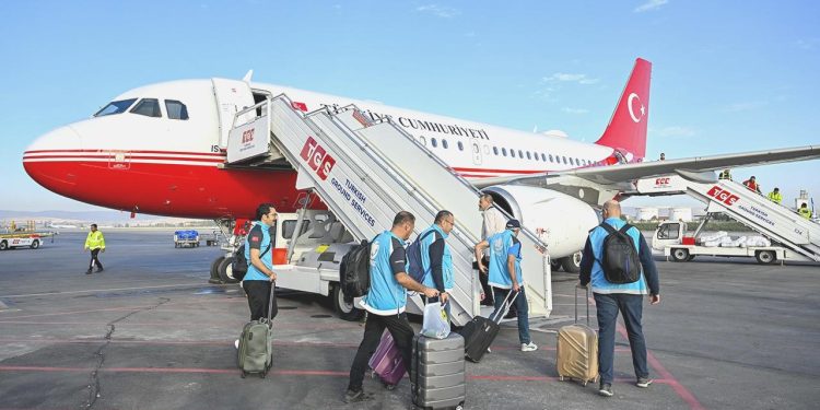 Gazze’ye ilaç ve tıbbi materyal taşıyan uçak, Mısır’a ulaştı