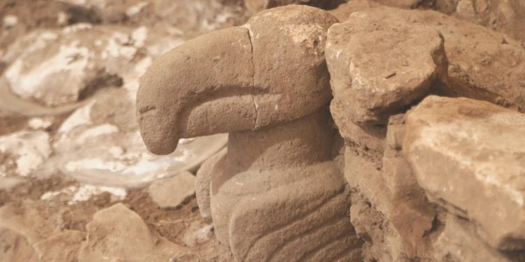 Göbeklitepe ve Karahantepe’de yeni heykeller bulundu
