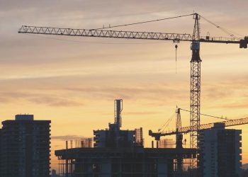 Hizmet ve inşaatta inanç arttı, perakendede azaldı