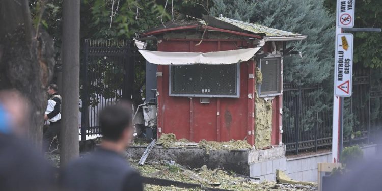 İçişleri Bakanlığı’na terör saldırısı: Canlı bomba kendini patlattı