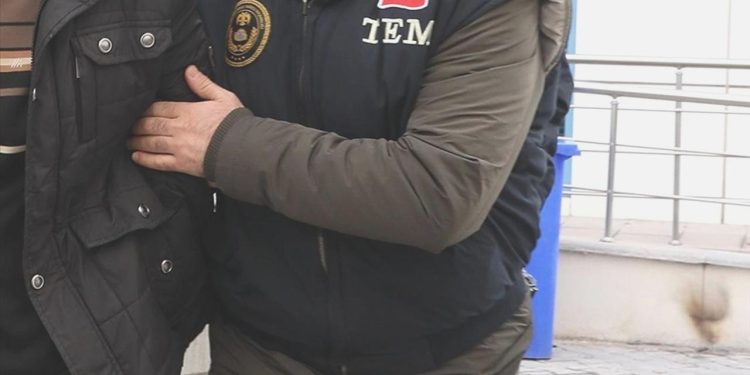 ‘IŞİD’e finansman sağlayanlara’ operasyon: 17 zanlı gözaltında