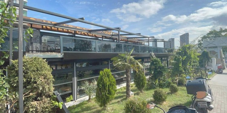 İstanbul’da restorana uzun namlulu silahlarla akın