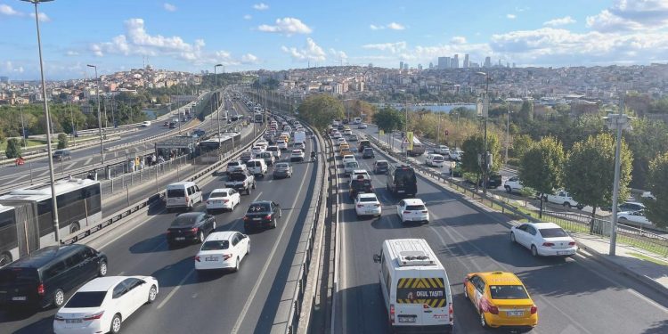 İstanbul’da trafiğe kapanacak yollar açıklandı (15 Ekim 2023)