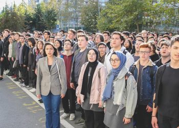 Okullarda Filistin için hürmet duruşu