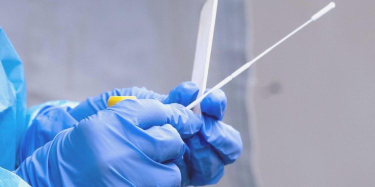 PCR testini reddeden çalışan haklı bulundu