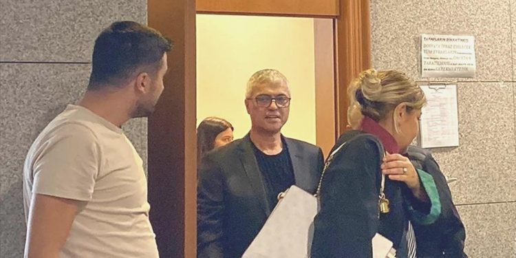 Sanatçı Cengiz Kurtoğlu’na iki hatadan para cezası