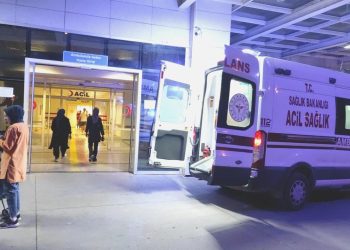 Siirt’te kamyonet devrildi: 6 yaralı