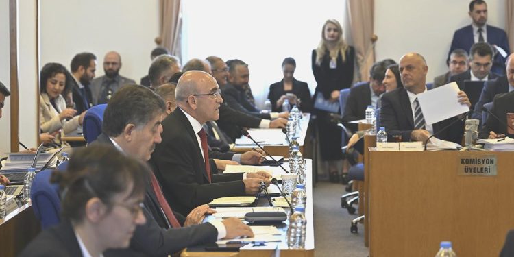 Şimşek: Kimseden para talebinde bulunmadık