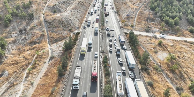 TAG Otoyolu’nda katliam üzere kaza: 5 kişi öldü