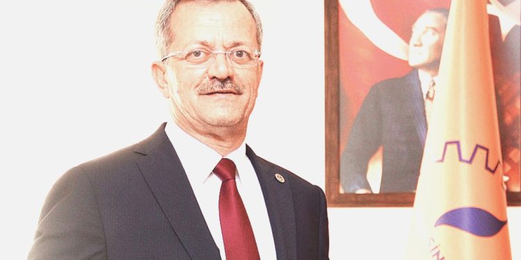 Türk milletinin yine doğuşudur Cumhuriyet