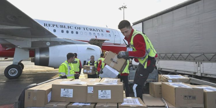 Türkiye’den Gazzelilere tabip ve tıbbi materyal dayanağı