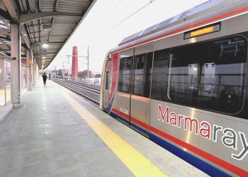 Tuzla-Gebze ortası tren trafiğine kapatıldı