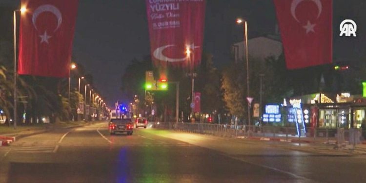 Vatan Caddesi trafiğe kapatıldı