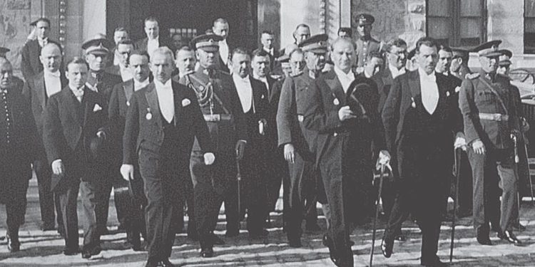 Zaferden Cumhuriyetin ilanına kadar geçen 416 günlük bekleyiş