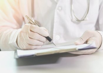2028’e kadar yüz bin kişi başına düşen doktor sayısı %38 artırılacak
