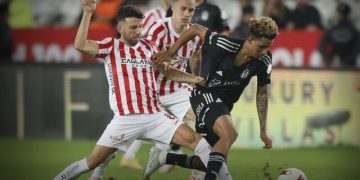 Beşiktaş deplasmanda Antalyaspor’a mağlup oldu