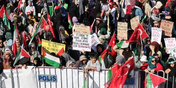 İncirlik Üssü önünde İsrail protestosu!