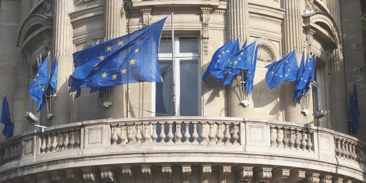 AB’den Gazze’ye yakıt girişi daveti