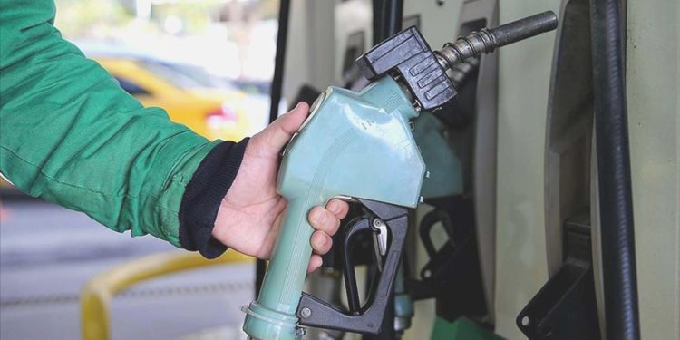 Akaryakıt ve motorine indirim geliyor mu?