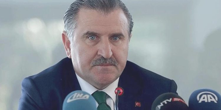 Bakan Bak: Yurtlardaki asansörleri mühendisler denetim ediyor