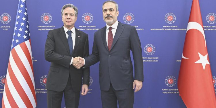 Bakan Fidan, Blinken ile bir ortaya geldi