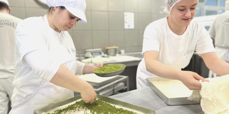 Baklavacılar enflasyonla gayret için yüzde 10 indirim kampanyası başlattı