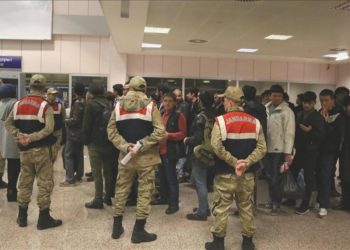 Balıkesir’de 29 sistemsiz göçmen yakalandı