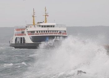 Bozcaada ve Gökçeada’ya fırtına nedeniyle yarın feribot seferi yapılamayacak